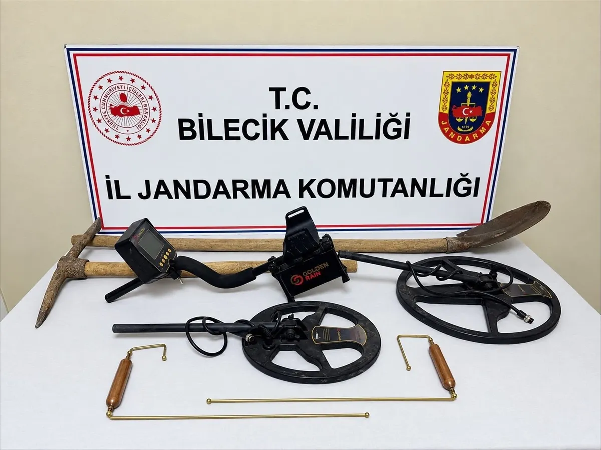 Bilecik’te kaçak kazı yapan 2 şüpheli suçüstü yakalandı Bilecik’te kaçak kazı yapan 2 şüpheli suçüstü yakalandı