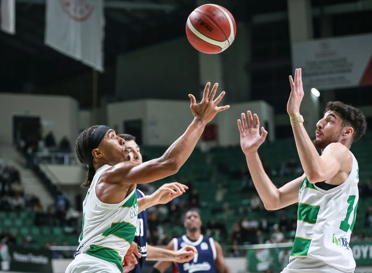 Bursaspor Basketbol - Bahçeşehir Koleji 3. kare