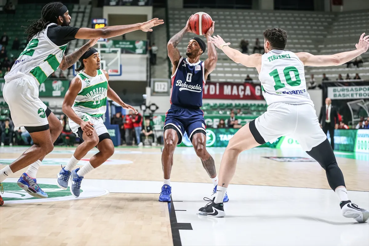 Bursaspor Basketbol - Bahçeşehir Koleji 5. kare