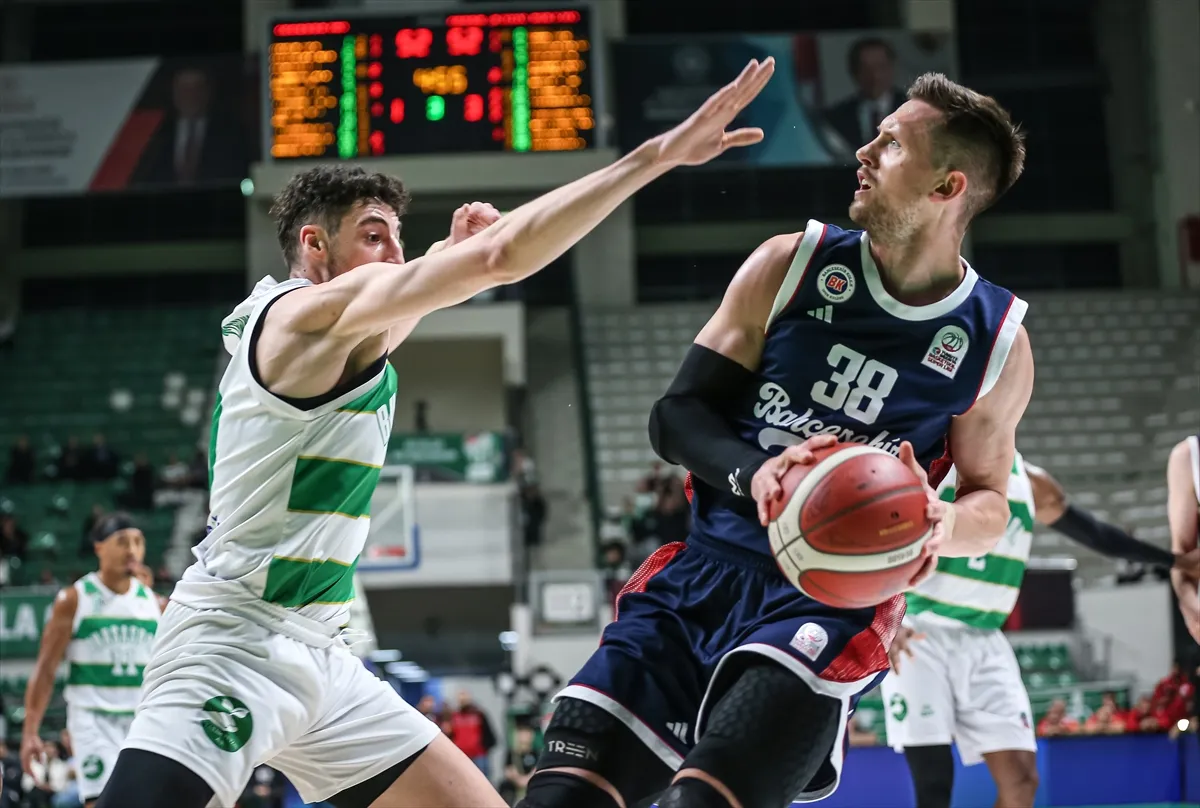 Bursaspor Basketbol - Bahçeşehir Koleji 6. kare