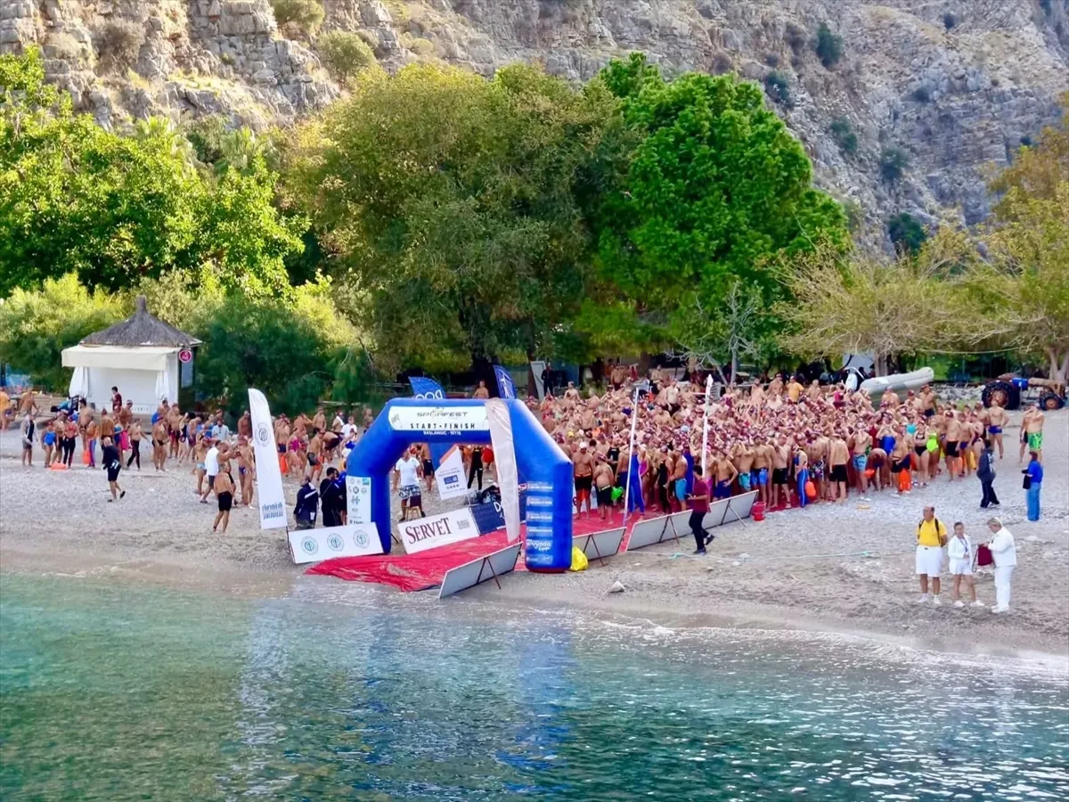 Fethiye’de açık su yüzme yarışlarına 1612 sporcu katıldı Fethiye’de açık su yüzme yarışlarına 1612 sporcu katıldı