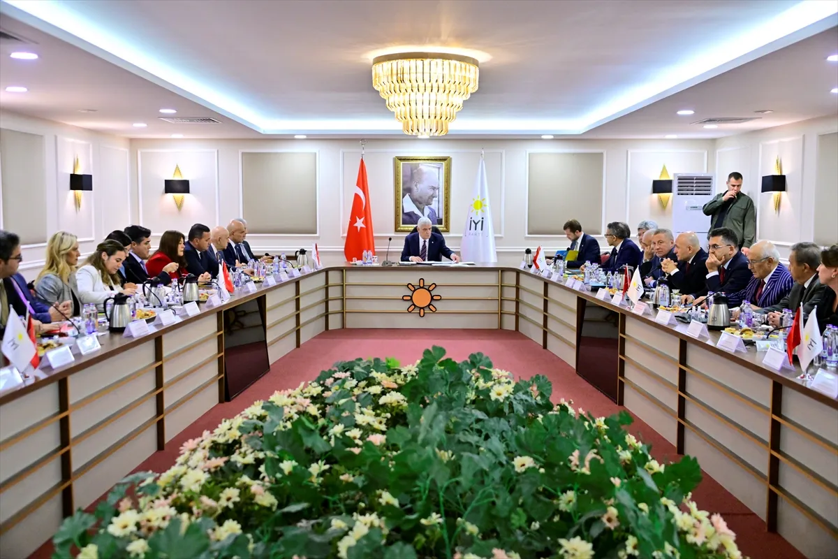 İYİ Parti Genel İdare Kurulu, Dervişoğlu başkanlığında toplandı İYİ Parti Genel İdare Kurulu, Dervişoğlu başkanlığında toplandı