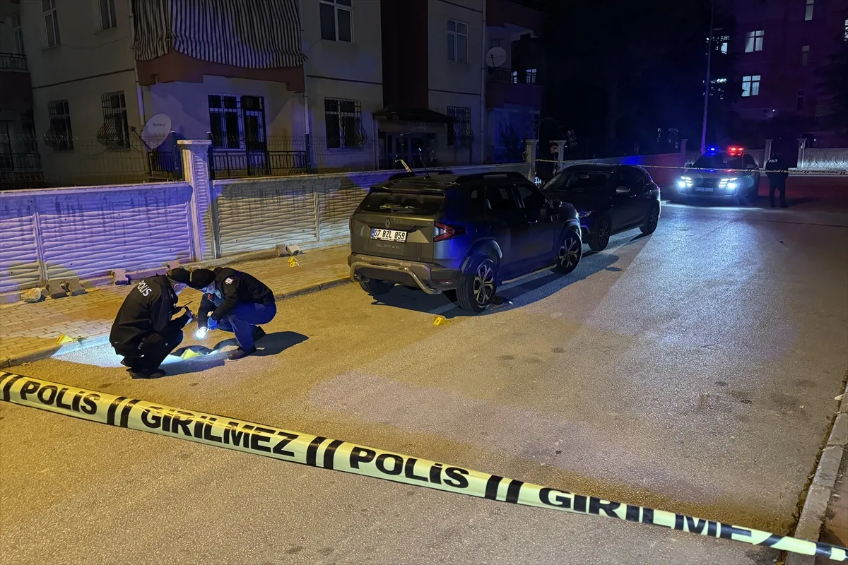Konya’da boşanma aşamasındaki eşini tabancayla yaralayan zanlı yakalandı Konya’da boşanma aşamasındaki eşini tabancayla yaralayan zanlı yakalandı