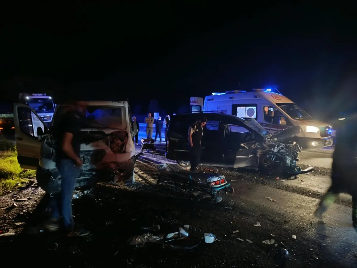 Manisa’da zincirleme trafik kazasında 5 kişi yaralandı Manisa’da zincirleme trafik kazasında 5 kişi yaralandı