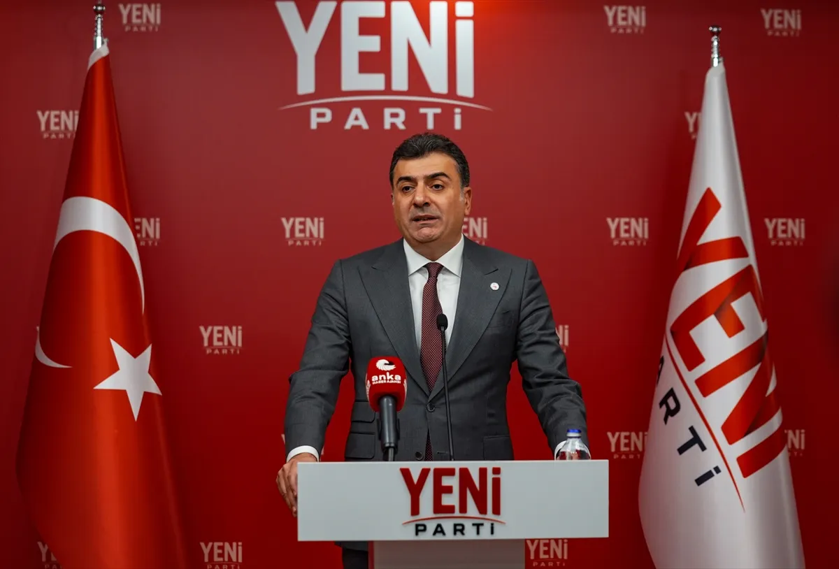 Yeni Parti Sözcüsü Emre, MYK gündemine ilişkin basın toplantısı düzenledi Yeni Parti Sözcüsü Emre, MYK gündemine ilişkin basın toplantısı düzenledi