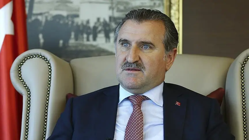 Bakan Bak, Beşiktaş’ta başkanlığa yeniden seçilen Serdal Adalı’yı tebrik etti Bakan Bak, Beşiktaş’ta başkanlığa yeniden seçilen Serdal Adalı’yı tebrik etti