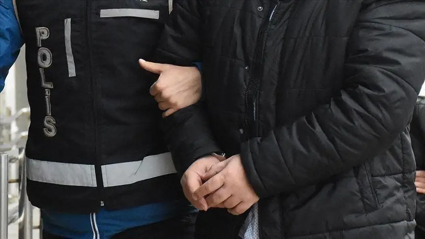 İstanbul merkezli 30 ilde yeni nesil suç örgütü operasyonunda 85 zanlı yakalandı İstanbul merkezli 30 ilde yeni nesil suç örgütü operasyonunda 85 zanlı yakalandı