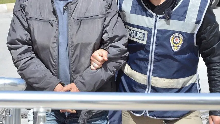 Kırşehir’de 20 yıl önce kaybolan kişinin eşi ve 6 çocuğu gözaltına alındı Kırşehir’de 20 yıl önce kaybolan kişinin eşi ve 6 çocuğu gözaltına alındı