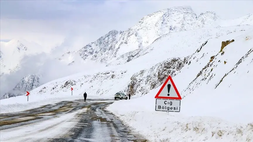 Yeni Zelanda’da yangın ve rüzgar tahliyeleri getirdi Yeni Zelanda’da yangın ve rüzgar tahliyeleri getirdi