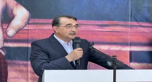 Bakan Dönmez, Eskişehir'in Beylikova ilçesinde vatandaşlara hitap etti: